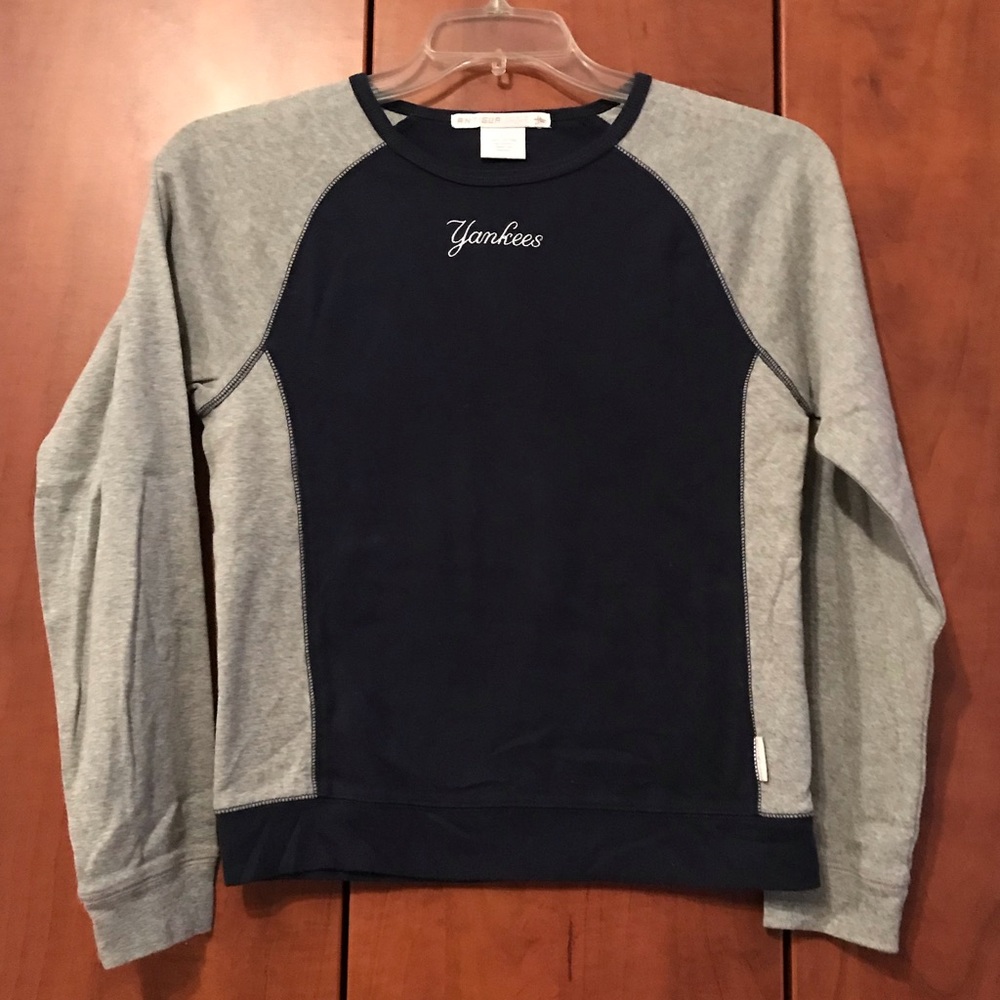 Yankees baseball style long sleeved shirt
